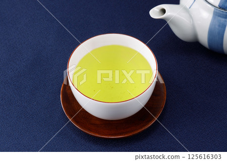 Delicious green tea 125616303