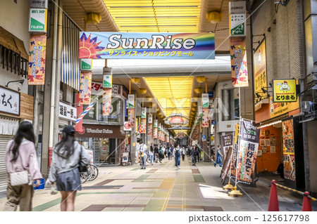 Cityscape of Ota Ward, Tokyo Kamata Station Sunrise Shopping Mall 125617798