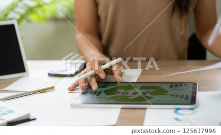 ESG sustainability analysis with digital tools and renewable energy focus ESG sustainability analysis with digital tools and renewable energy focus 125617998