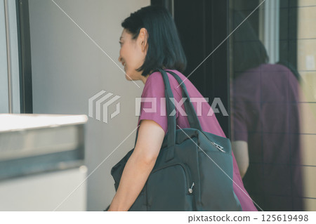 50多歲的護士 125619498