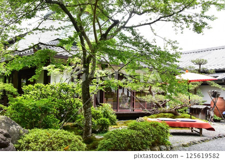 Sanzen-in Temple, Kyoto City: Ohara Onsen Seryo and fresh greenery at dusk Sanzen-in Temple, Kyoto City: Ohara Onsen Seryo and fresh greenery at dusk 125619582