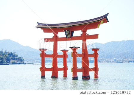Japan Hiroshima Miyajima Itsukushima Shrine Torii Japan Hiroshima Miyajima Itsukushima Shrine Torii 125619752