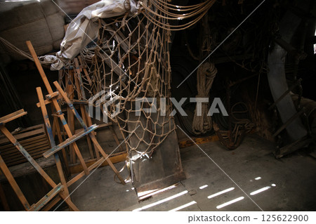 hold and property of an wooden ship 125622900