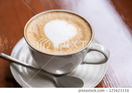 Cafe latte 125623158