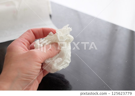 用過的紙巾 125623779