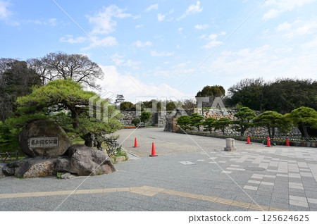 Entrance to Akashi Prefectural Park Entrance to Akashi Prefectural Park 125624625