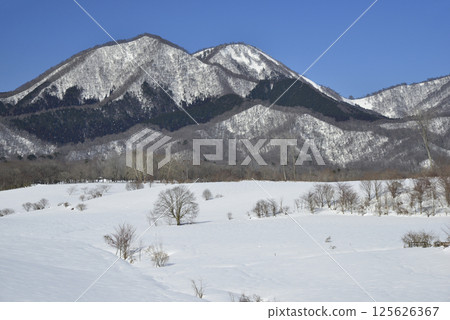 蒜山高原露營地方向的雪景 125626367