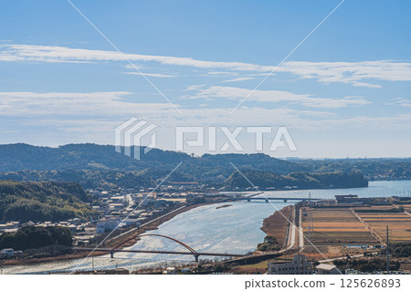 從濱松市細江公園眺望的城市景觀與宮古田川（靜岡縣） 125626893