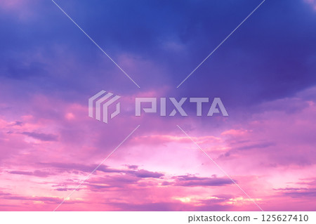 Colorful cloudy sky at sunset. Gradient color. Sky texture. Abstract nature background 125627410