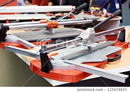 Ceramic tile cutter 125629855