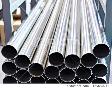 Steel pipes 125630218