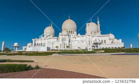 Sheikh Zayed Grand Mosque timelapse hyperlapse in Abu Dhabi, the capital city of United Arab Emirates 125632796