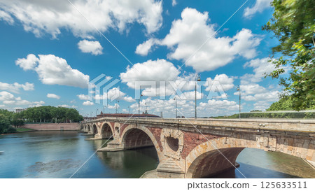 Garonne River and Pont Neuf timelapse hyperlapse in downtown Toulouse, France 125633511