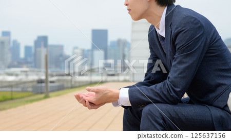 depressed businessman depressed businessman 125637156