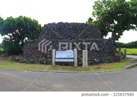 先島諸島火祭的「守衛服」(沖繩縣波照間島) 先島諸島火祭的「守衛服」(沖繩縣波照間島) 125637980
