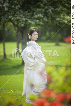 花園婚禮新娘 125639063