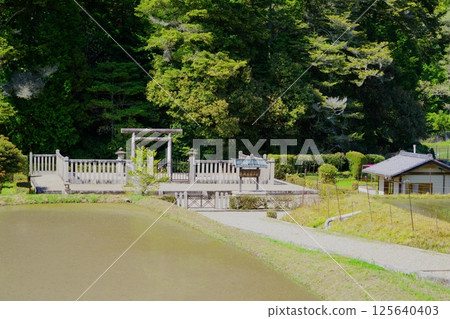Emperor Konin's Mausoleum in Hikasacho, Nara City 125640403