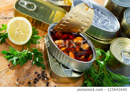 Marinated in oil mussels Marinated in oil mussels 125641640