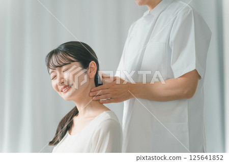 頸部指壓 125641852