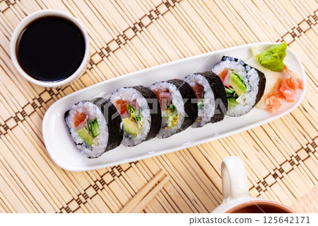 Japanese futomaki sushi Japanese futomaki sushi 125642171