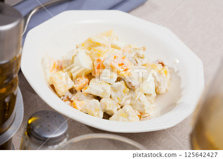 Salad with yogurt sauce 125642427