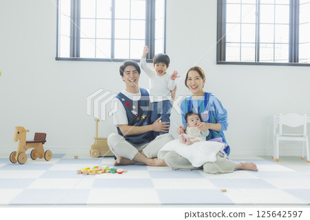 幼兒園和保育員 幼兒園和保育員 125642597