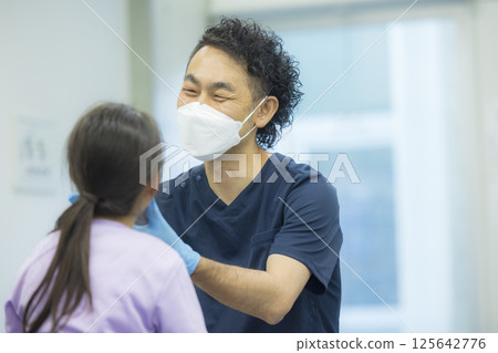 小學牙科檢查 125642776