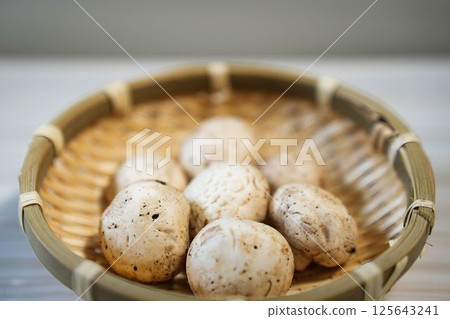新鮮白蘑菇 新鮮白蘑菇 125643241