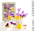 Viola table photo 125643687