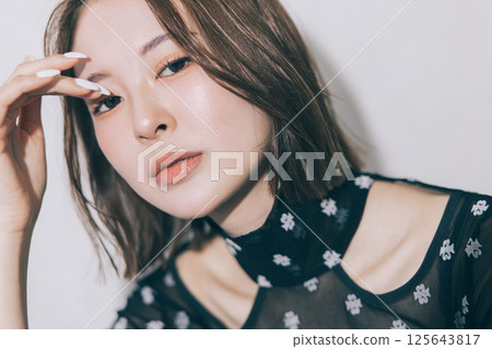 Beauty image of young women 125643817