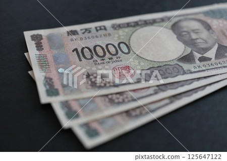 Thirty thousand yen 125647122