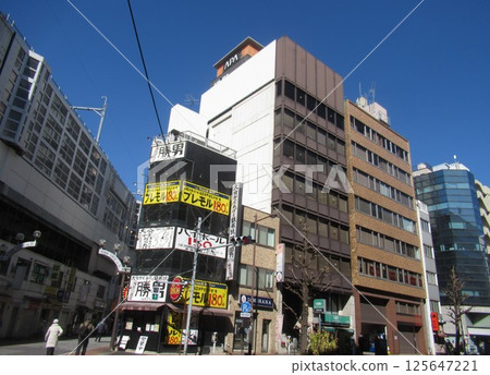 Near the east exit of Kanda Station 125647221