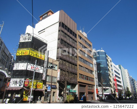 Near the east exit of Kanda Station 125647222