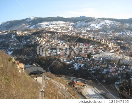 波士尼亞與赫塞哥維納首都薩拉熱窩的冬夜 125647305