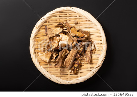 [Romanian] Dried porcini mushrooms 125649552