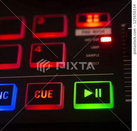 DJ mixing desk turntable DJ mixing desk turntable 125650334