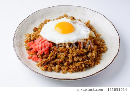 Fried egg and soba rice Fried egg and soba rice 125651914