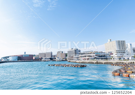 Kaikyokan and the surrounding townscape as seen from Karato Market in Shimonoseki, Yamaguchi Prefecture 125652204