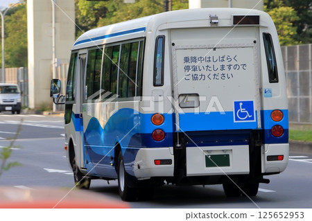 Microbus (welfare vehicle) 125652953