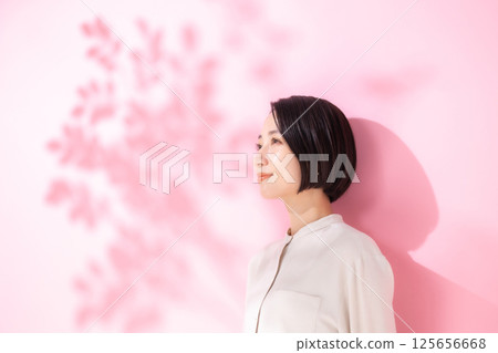 女性肖像 125656668