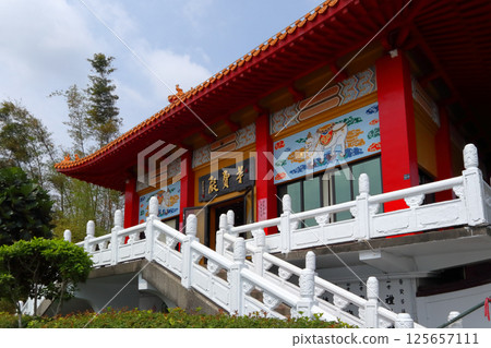 Beloved Taiwan (The Fugen Hall of Bodhisattva Samantabhadra at the largest Buddhist holy place in Taiwan, Fo Guang Shan, in Kaohsiung. This is a noteworthy facility where you can experience Taiwanese Buddhist culture.) 125657111