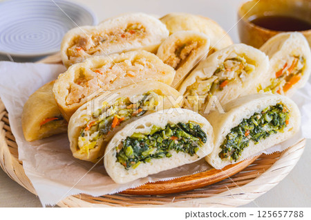 Oyaki with various ingredients Oyaki with various ingredients 125657788