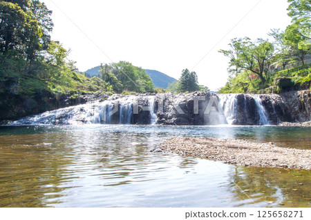 Ivy Edge: Niagara Falls of Oku-Mikawa (Toei Town, Kitashitara District, Aichi Prefecture) Ivy Edge: Niagara Falls of Oku-Mikawa (Toei Town, Kitashitara District, Aichi Prefecture) 125658271