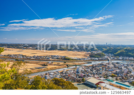 Cityscape and Miyakoda River as seen from Hosoe Park in Hamamatsu City (Shizuoka Prefecture) 125663497