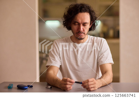 To enjoy a quality vaping session, properly prepare the vape device with ground material To enjoy a quality vaping session, properly prepare the vape device with ground material 125663741