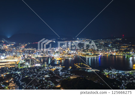 從稻佐山眺望長崎夜景，日本三大夜景之一 125666275
