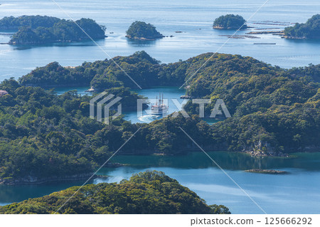 從天海峰眺望九十九島和蔚藍的大海 125666292