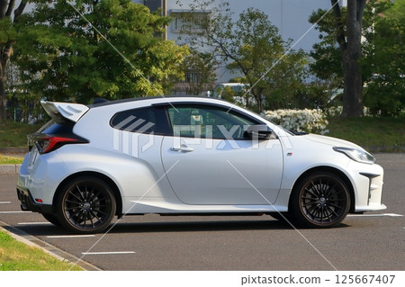 White sports car 125667407
