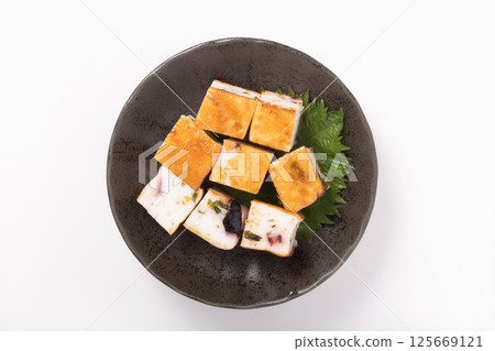 蒸魚餅、章魚、烤海苔 125669121