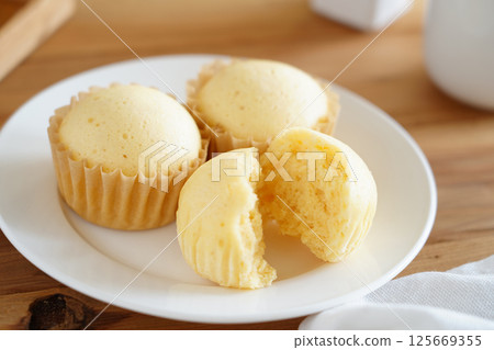 Steamed bread 125669355